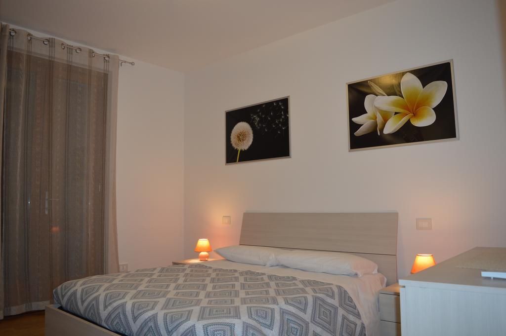 Residence Boschetti Manerba del Garda Ruang foto