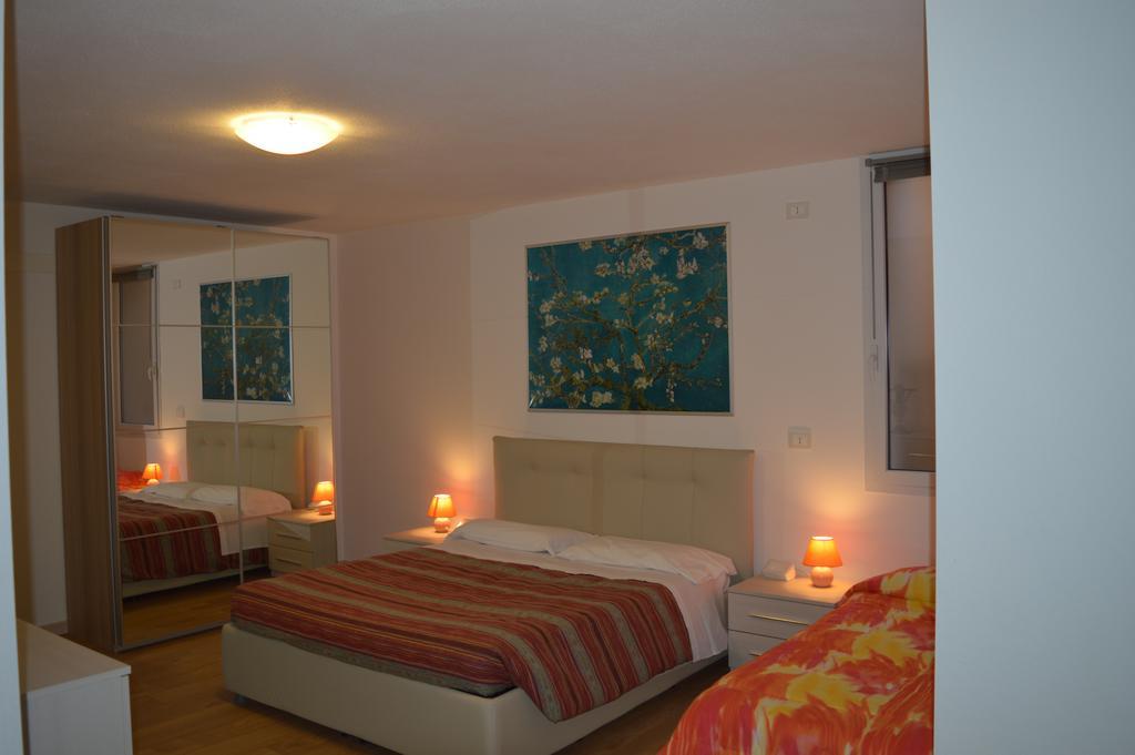 Residence Boschetti Manerba del Garda Ruang foto