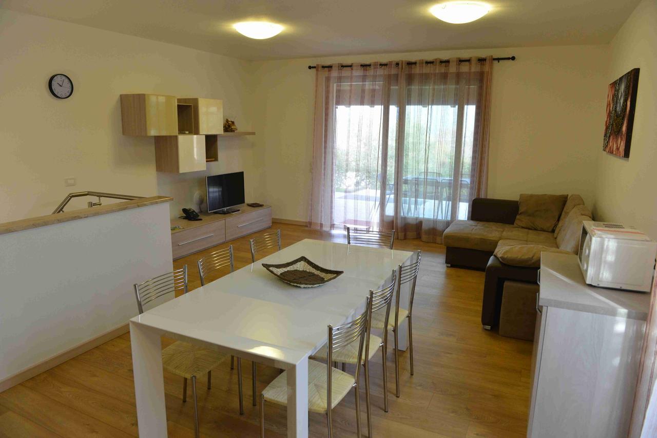 Residence Boschetti Manerba del Garda Bagian luar foto